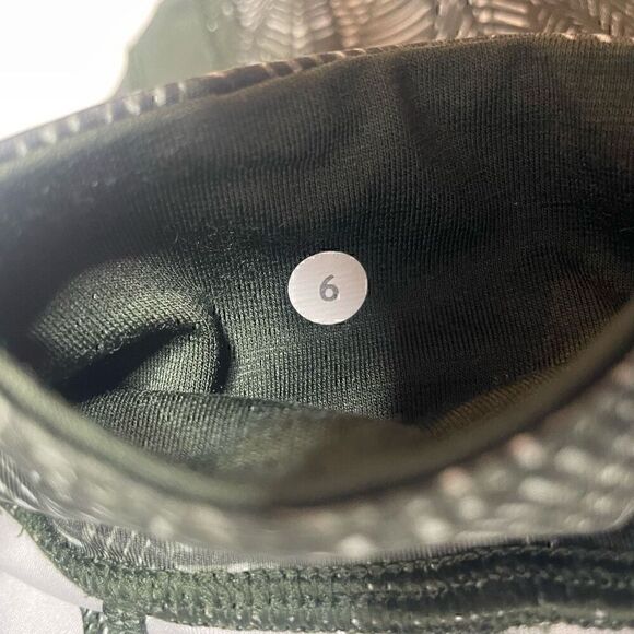 Lululemon Breezy Mesh Green Leaf Leggings Crop Capris Size 6 Athletic Stretch - Picture 3 of 9